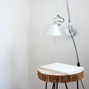 Insightmind hyperlight desk lamp
